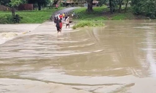 बारिश का कहर, त्रिवेणी संगम राजिम नदी उफान पर, सड़के हुई जाम