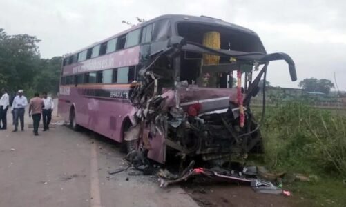 CG ACCIDENT : रायपुर से जगदलपुर जा रही यात्री बस दुर्घटनाग्रस्त, चालक और महिला हेल्पर की मौत, कई घायल