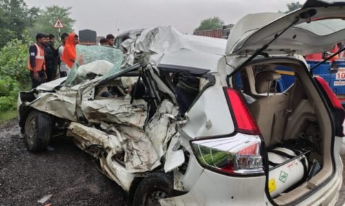 Breaking : छत्तीसगढ़ में भीषण सड़क हादसे में 6 की मौत, तेज रफ्तार कार और ट्रक में हुई जबरदस्त भिड़ंत