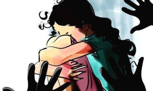 CRIME : “कोंडागांव में दरिंदगी: जंगल में नाबालिग से गैंगरेप, दो आरोपी गिरफ्तार”