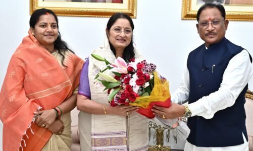 मुख्यमंत्री विष्णु देव साय से केंद्रीय महिला एवं बाल विकास मंत्री अन्नपूर्णा देवी ने की सौजन्य भेंट….