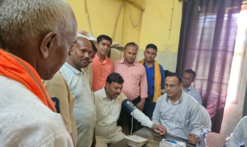 जोंधरा में स्वस्थ नारी सशक्त परिवार अभियान में शामिल हुए भाजपा नेता : चंद्र प्रकाश सूर्या*