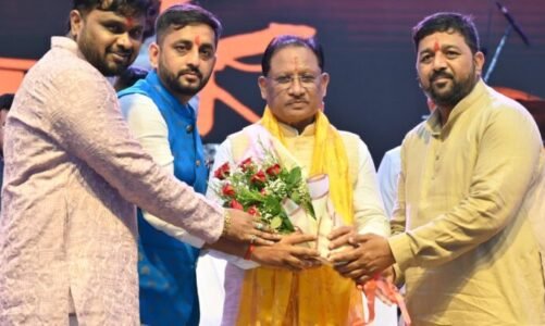 रायपुर शहर के विभिन्न गरबा महोत्सव में हुए शामिल सीएम साय, कहा-उत्साह, उमंग और सद्भावना बढ़ाने का पर्व है नवरात्रि