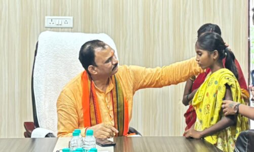 ‘पापा, मैं ठीक हो जाऊंगी ना?’ – दिल की बीमारी से जूझ रही मासूम शांभवी गुरला का सवाल, स्वास्थ्य मंत्री ने दिया इलाज का भरोसा