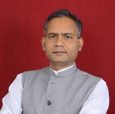 मुफ्त बिजली का दावा झूठा, जीरो कार्बन उत्सर्जन केवल कागजी : सुरेंद्र वर्मा