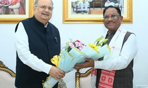 मुख्यमंत्री  विष्णु देव साय को विधानसभा अध्यक्ष डॉ. रमन सिंह ने नवीन विधानसभा भवन के लोकार्पण समारोह में शामिल होने का दिया आमंत्रण