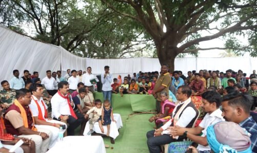 उप मुख्यमंत्री विजय शर्मा ने सुदूर संवेदनशील ग्राम कच्चापाल में ग्रामीणों के साथ किया संवाद….