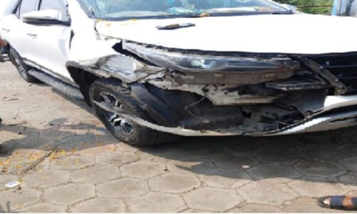 जन्मदिन पर बाल-बाल बचे स्वास्थ्य मंत्री श्याम बिहारी जायसवाल, ट्रक से टकराई कार