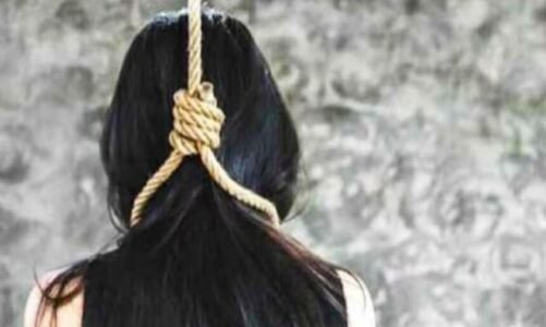 सुसाइड नोट लिख फंदे पर झूली साइंस कॉलेज की छात्रा, सीलिंग फैन से लटकी मिली लाश