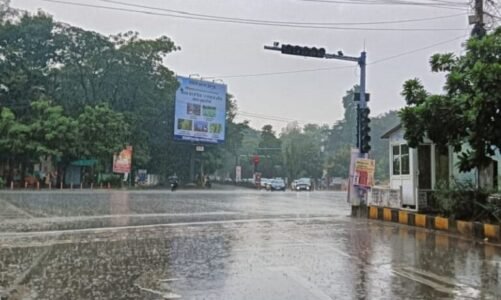 छत्तीसगढ़ में चक्रवाती तूफान का असर, अगले दो दिनों तक जमकर होगी बारिश, 80 किलोमीटर प्रति घंटे की रफ्तार से चलेंगी हवाएं