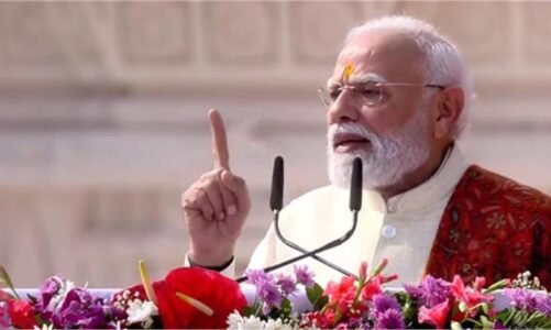 ध्वजारोहण के बाद भावुक हुए पीएम मोदी, संबोधन के दौरान बोले- यह ध्वज सदियों के सपने के साकार होने का प्रतीक है…’