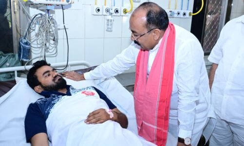 उप मुख्यमंत्री अरुण साव रेल हादसे में घायल लोगों से मिले….