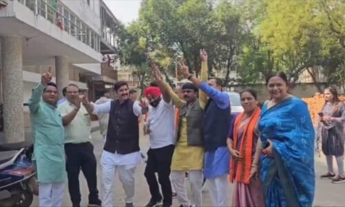 मोदीमय हुआ बिहार, NDA की बढ़त को लेकर राजधानी में कार्यकर्ताओं ने मनाया जश्न