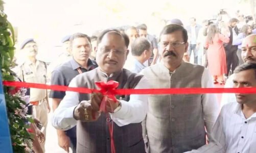 सीएम साय का दो दिवसीय गुजरात दौरा: नए शासकीय हैंगर का किया लोकार्पण, कई कार्यक्रमों में करेंगे शिरकत