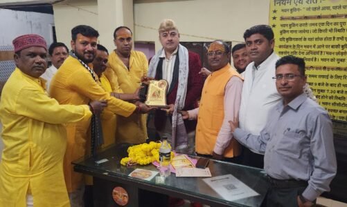 श्रीवास भवन में शिव हनुमान सेन जी महराज की मंदिर स्थापित प्राण प्रतिष्ठा में पहुंचे कांग्रेस नेता और समाज के अध्यक्ष त्रिलोक श्रीवास गायत्री परिवार के द्वारा निकाली गई भव्य कलश यात्रा