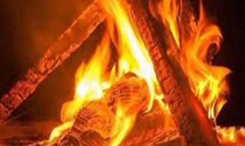 CG : ठंड से बचने के लिए लगाए गए अलाव की चपेट में आने से बुजुर्ग की मौत