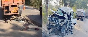 फिल्म देखकर लौट रहें 6 लोगों की सड़क हादसे में मौत, स्कॉर्पियो खड़े ट्रक से टकराई