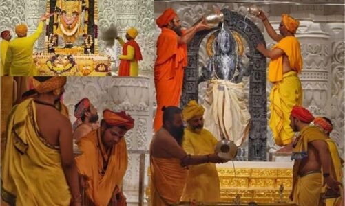 Ayodhya Priest Salary: जानें कैसे बनते हैं राम मंदिर के पुजारी और कितनी मिलती है इन्हें सैलरी? जानकर रह जाएंगे दंग