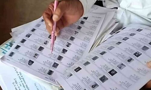 CG  : SIR की वजह से माता – पिता से मिली बेटी, 13 साल बाद घर लौटी खुशियां