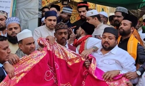 *मुख्यमंत्री विष्णु देव साय ने अकीदत के साथ अजमेर वाले ख्वाजा की दरगाह के लिए चादर भेजी,प्रतिनिधि के रूप में डॉ.सलीम राज के द्वारा चादर पेश की गई*