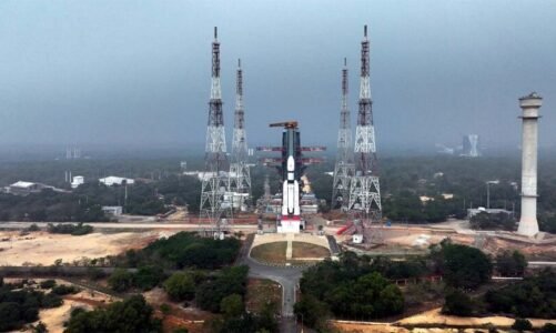 निकल पड़ा ISRO का ‘बाहुबली’, LVM3 से दुनिया का सबसे भारी कमर्शियल सैटेलाइट ब्लूबर्ड ब्लॉक लॉन्च