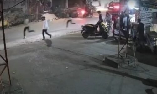 CG – चाकूबाजी से फिर दहला उठी राजधानी : युवकों ने एक दूसरे को सड़क पर दौड़ाकर मारा, इलाके में दहशत का माहौल