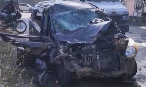 डीजल टैंकर और कार की जबरदस्त भिड़ंत, हादसे में एक की मौत 4 घायल, मचा हड़कंप