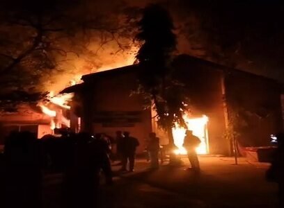 रायपुर DEO कार्यालय में देर रात लगी आग, मचा हड़कंप
